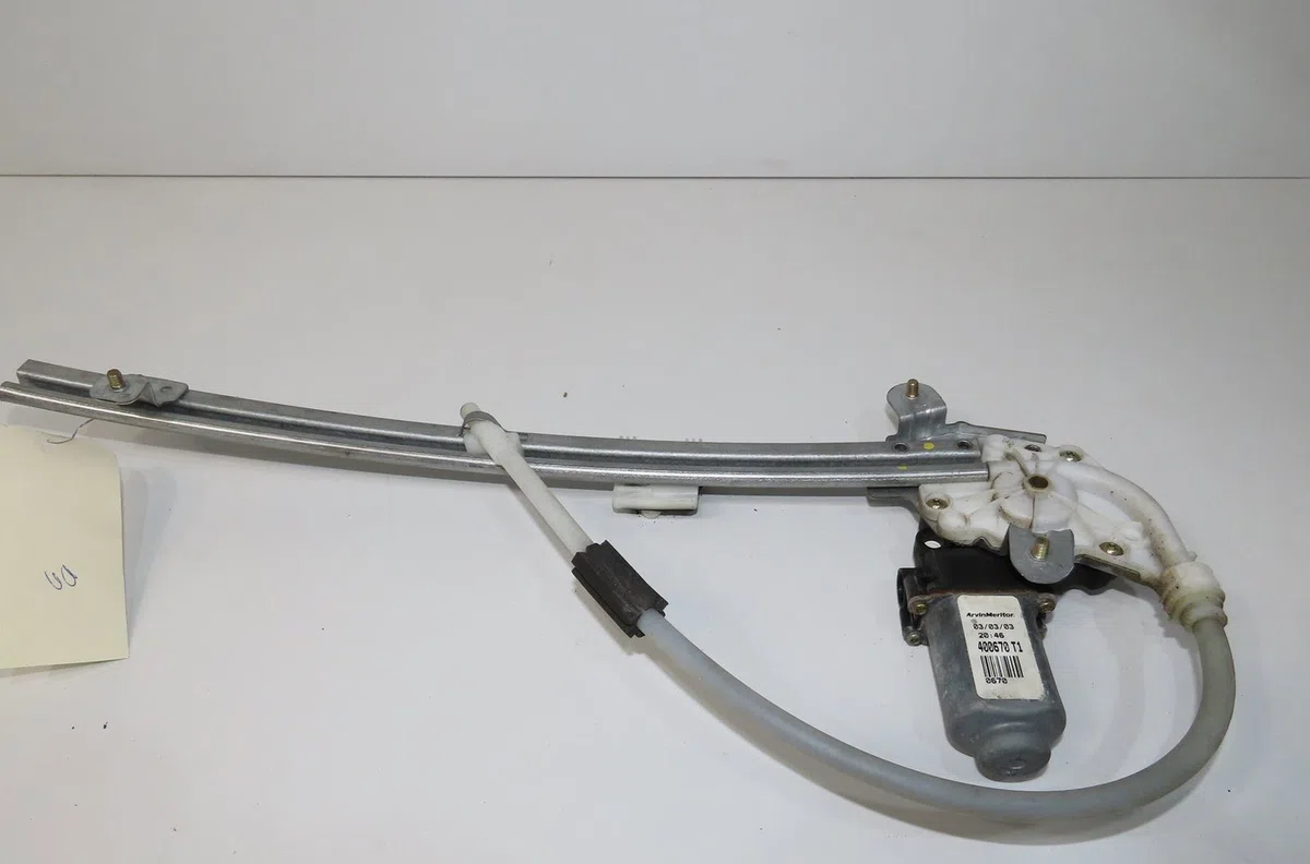 Mecanismemoteur leve-glace ard Renault LAGUNA II (BG0-1_) 2.0 16v (bg00, bg0k, bg0p, bg0w) (2002-2007) 5 portes occasion