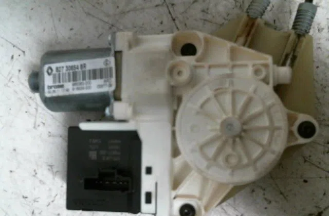 Mecanismemoteur leve-glace ard Renault MEGANE III 3-5 portes (BZ0-1_, B3_) 1.5 dci (bz09, bz0d, bz1w, bz29, bz14) (2009)