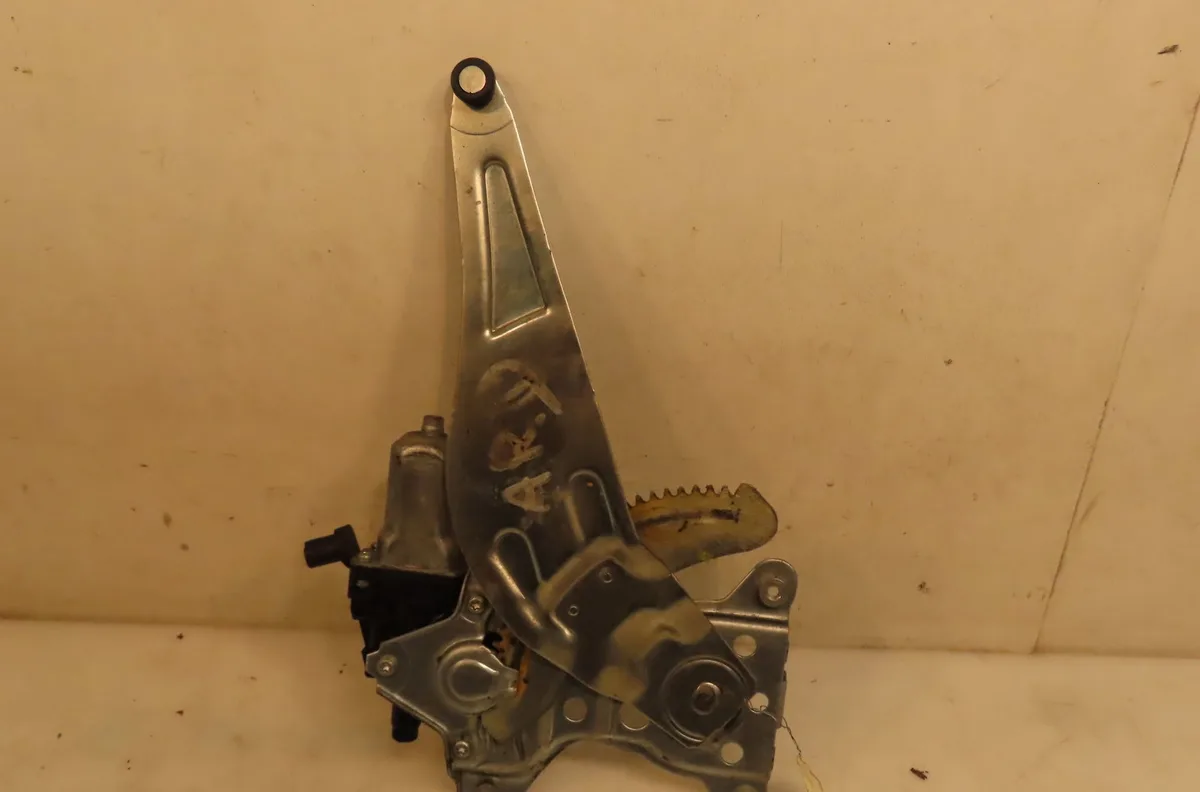 Mecanismemoteur leve-glace ard Suzuki SWIFT III (MZ, EZ) 1.3 (rs 413) (2005) occasion