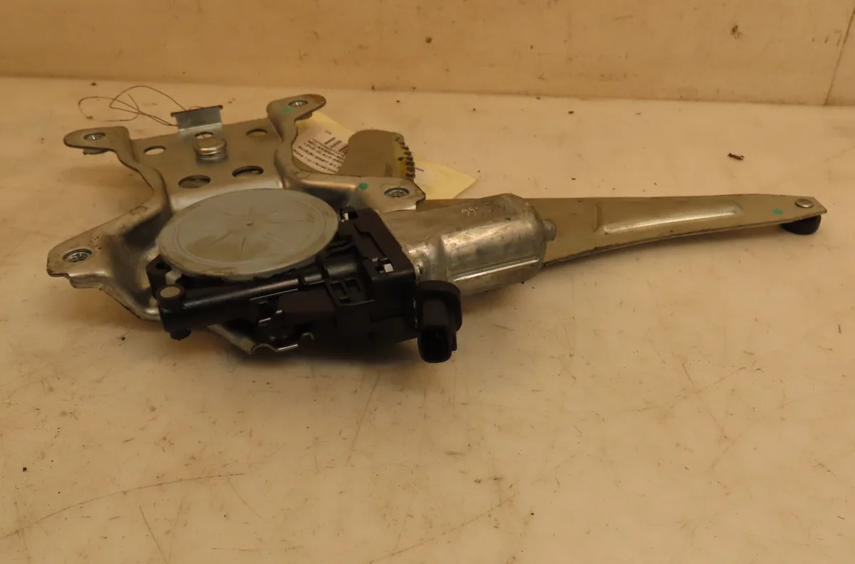 Mecanismemoteur leve-glace ard Suzuki SWIFT III (MZ, EZ) 1.3 (rs 413) (2005) occasion