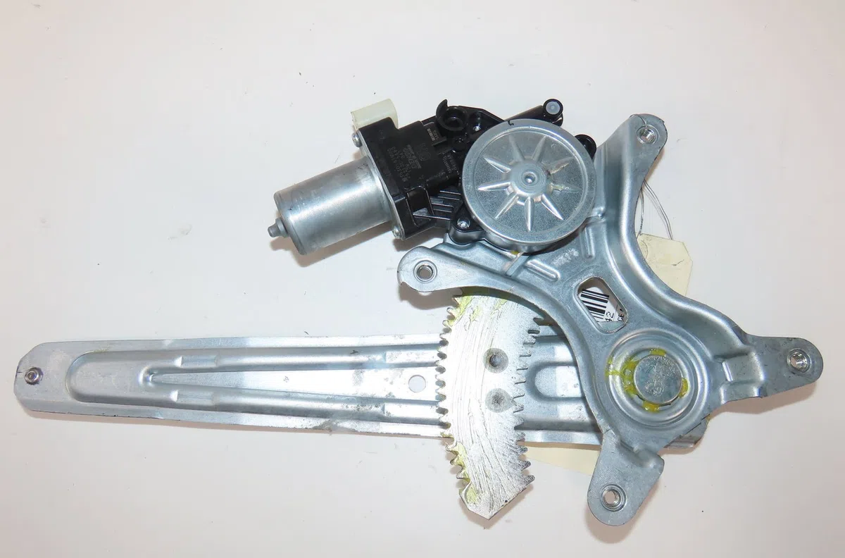 Mecanismemoteur leve-glace ard Suzuki SWIFT IV (FZ, NZ) 1.2 (azh 412) (2010) occasion