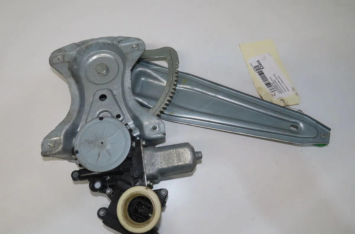 Mecanismemoteur leve-glace ard Toyota AURIS (_E15_) 1.4 d-4d (nde150_) (2007-2012) 3 portes occasion