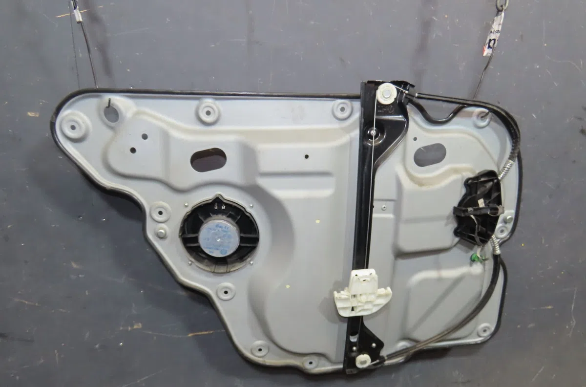 Mecanismemoteur leve-glace ard Volkswagen TOURAN (1T1, 1T2) 1.9 tdi (2003-2004) 5 portes occasion