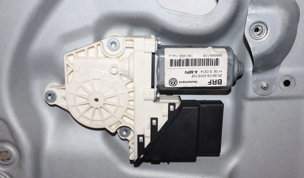 Mecanismemoteur leve-glace ard Volkswagen TOURAN (1T1, 1T2) 2.0 fsi (2003-2007) occasion