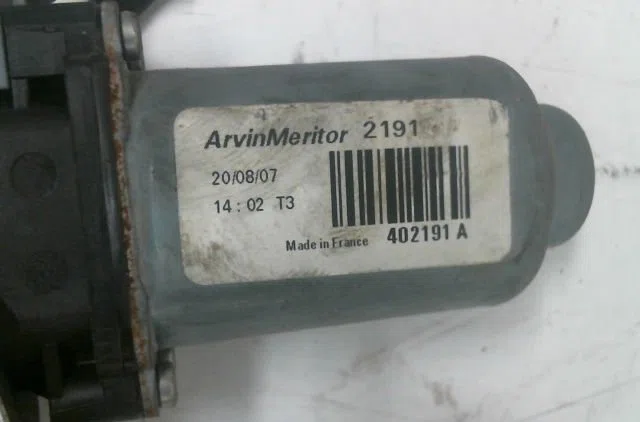 Mecanismemoteur leve-glace arg NISSAN QASHQAI occasion