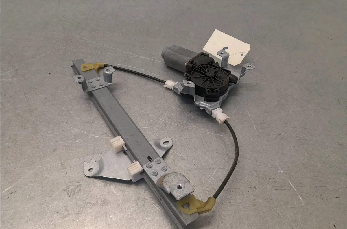 Mecanismemoteur leve-glace arg Nissan QASHQAI - QASHQAI 2 I (J10, NJ10, JJ10E) 1.5 dci (2010-2013) 5 portes occasion