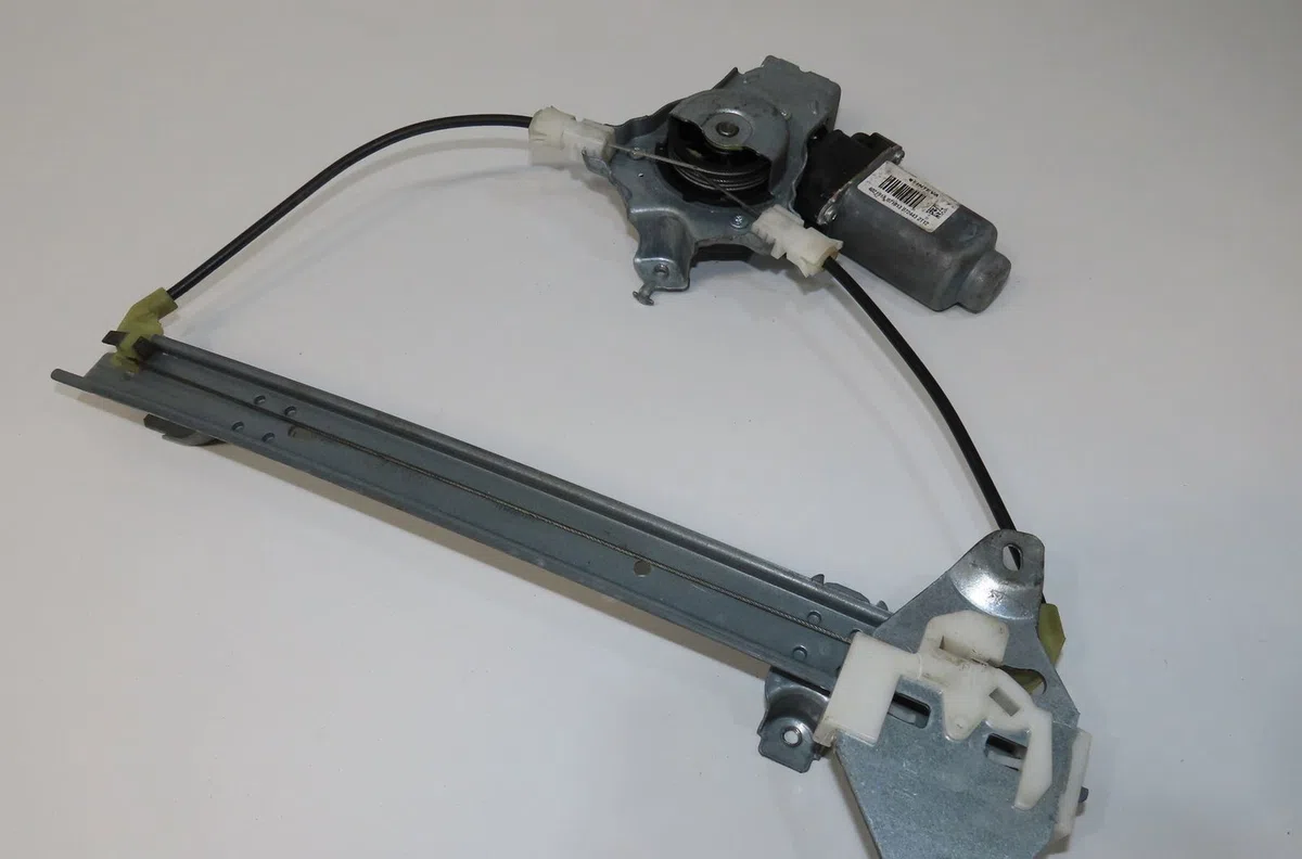 Mecanismemoteur leve-glace arg Nissan QASHQAI - QASHQAI 2 I (J10, NJ10, JJ10E) 1.6 dci (2011-2013) 5 portes occasion