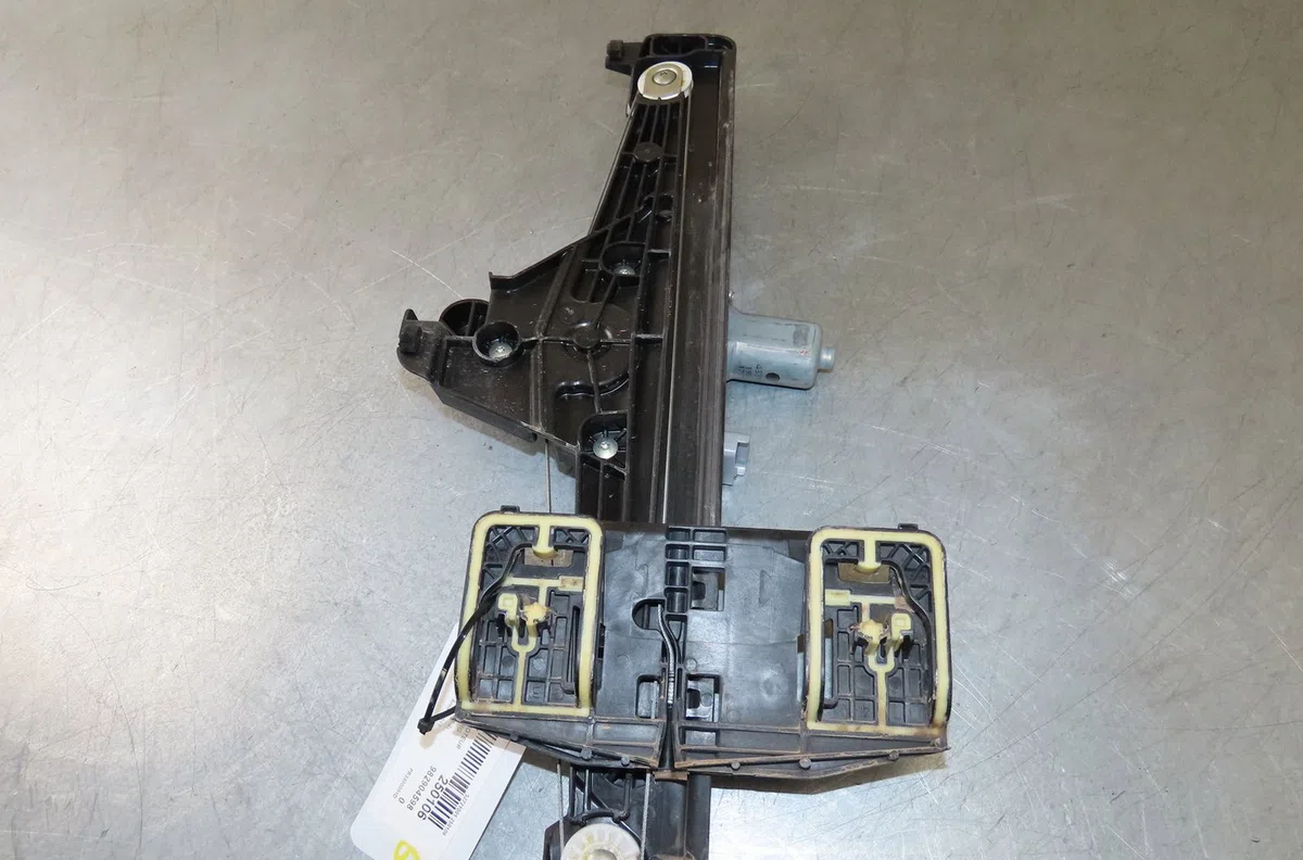 Mecanismemoteur leve-glace arg Peugeot 208 II (UB_, UP_, UW_, UJ_) 1.2 puretech 100 (2019) 5 portes occasion