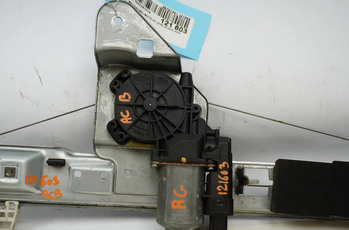 Mecanismemoteur leve-glace arg Renault MEGANE II Break (KM0-1_) 1.9 dci (kmrg, km1g, km0g, km2c) (2003-2009) occasion
