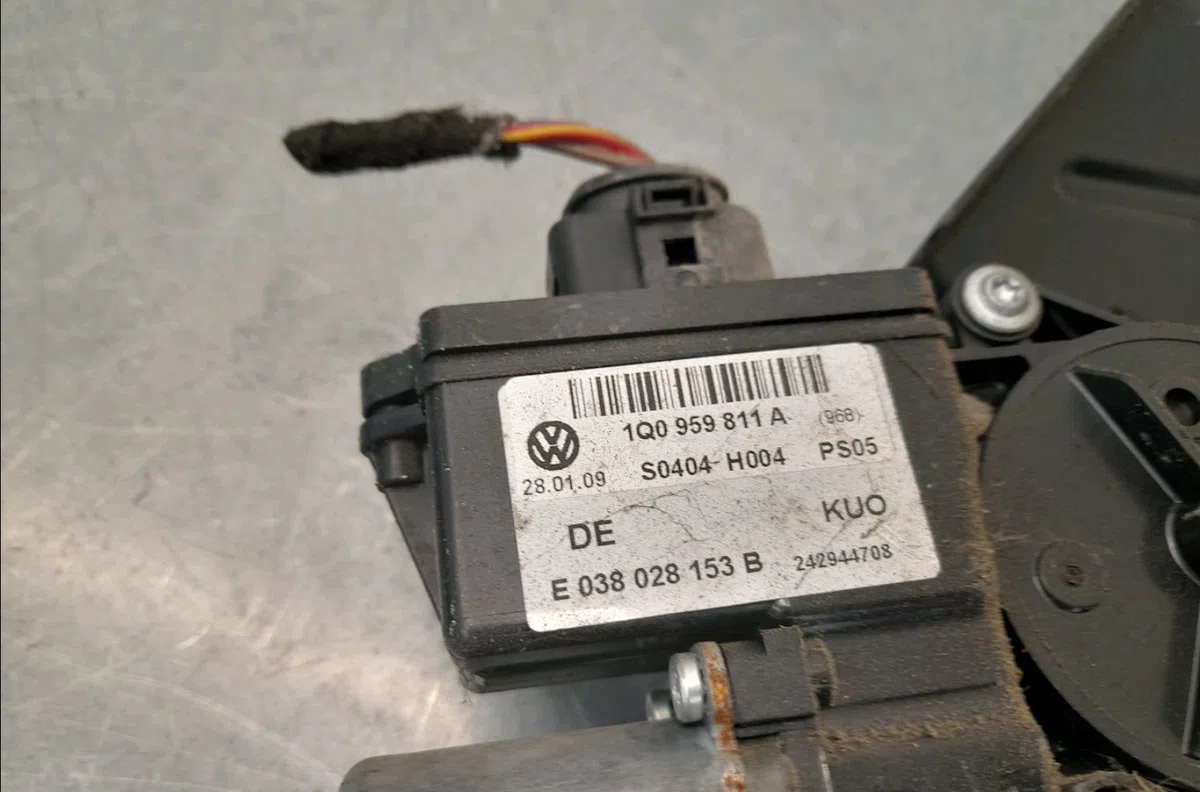 Mecanismemoteur leve-glace arg Volkswagen EOS (1F7, 1F8) 2.0 tdi 16v (2008-2015) occasion