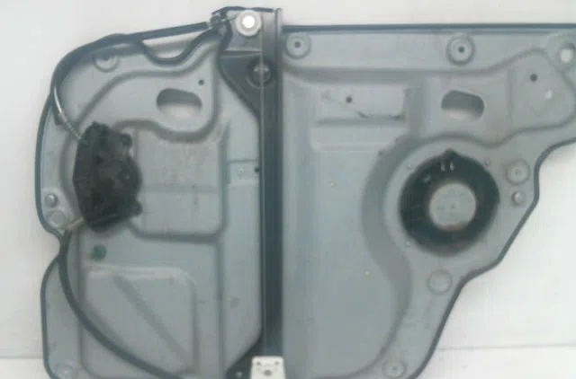 Mecanismemoteur leve-glace arg Volkswagen TOURAN (1T1, 1T2) 2.0 tdi 16v (2003-2010) 5 portes occasion