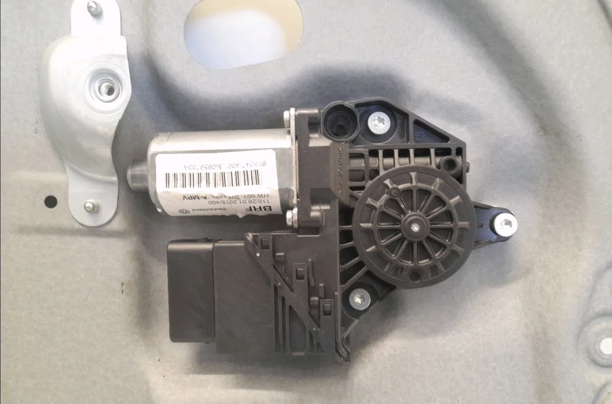 Mecanismemoteur leve-glace arg Volkswagen TOURAN (1T3) 1.6 tdi (2010-2015) 5 portes occasion