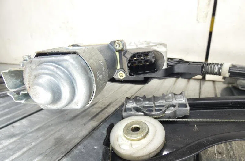 Mecanismemoteur leve-glace avg BMW SERIE 5 E61 TOURING PHASE 1 BREAK occasion