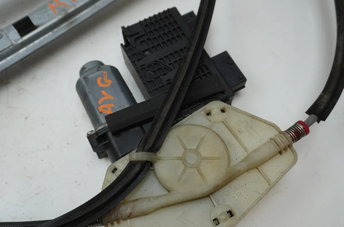 Mecanismemoteur leve-glace avg Citroen C4 GRAND PICASSO I (UA_) 1.6 hdi (2006-2011) 5 portes occasion