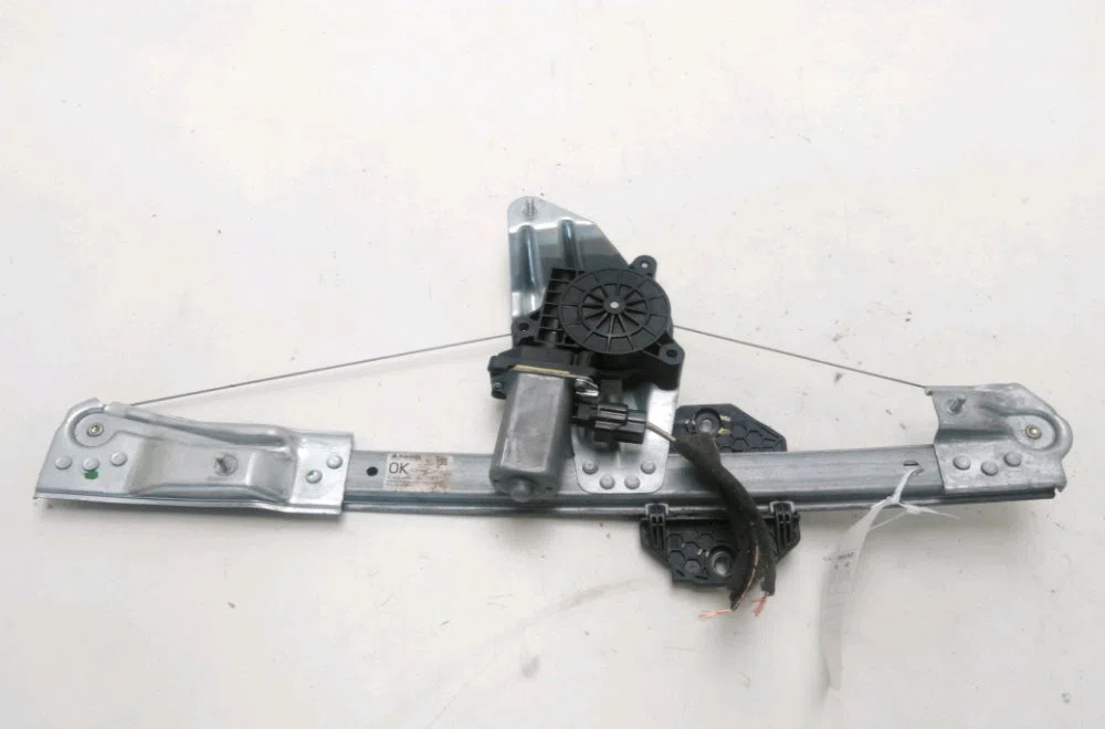 Mecanismemoteur leve-glace avg Dacia SANDERO II Tce 90 (b8m1, b8ma) (2012) 5 portes occasion