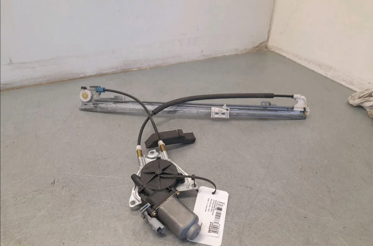 Mecanismemoteur leve-glace avg Fiat SCUDO Camionnette (220_) 1.9 d (1996-2006) occasion