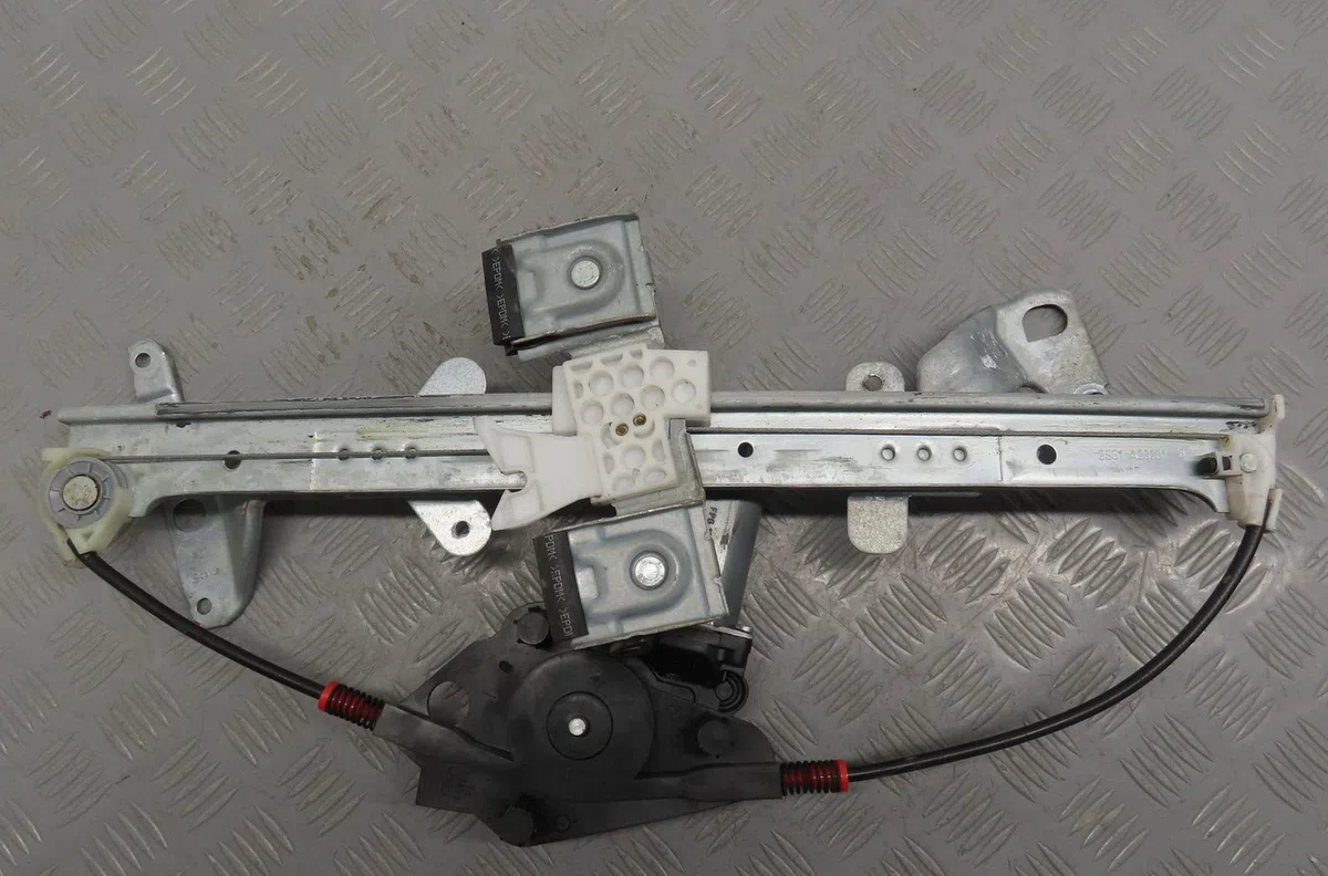 Mecanismemoteur leve-glace avg Ford FIESTA V (JH_, JD_) 1.4 tdci (2001-2008) 5 portes occasion
