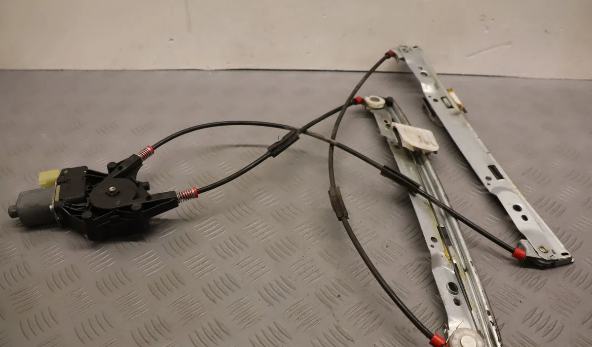 Mecanismemoteur leve-glace avg Ford FIESTA VI (CB1, CCN) 1.25 (2008-2017) 5 portes occasion