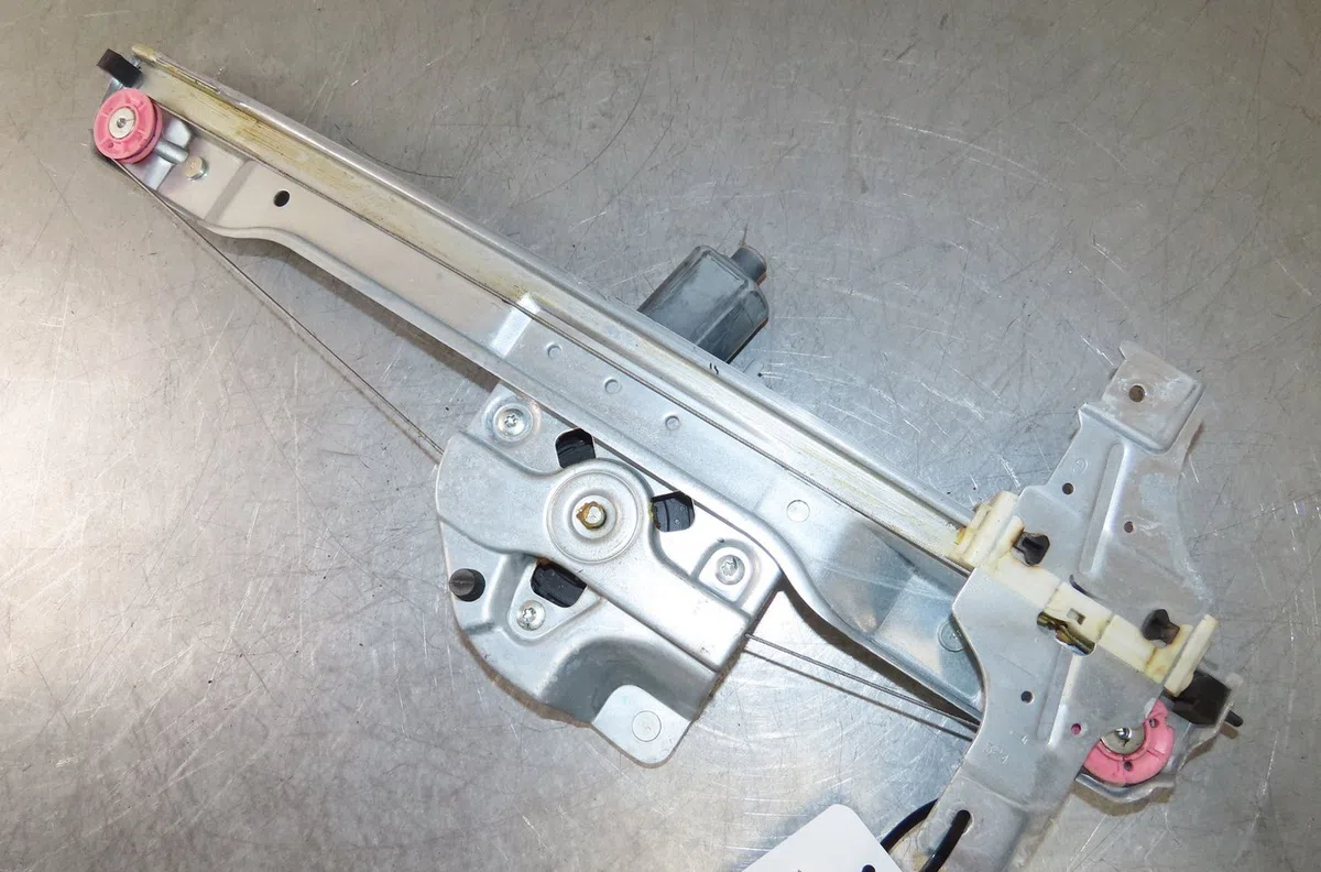 Mecanismemoteur leve-glace avg Ford FIESTA VI (CB1, CCN) 1.6 tdci (2008-2012) occasion