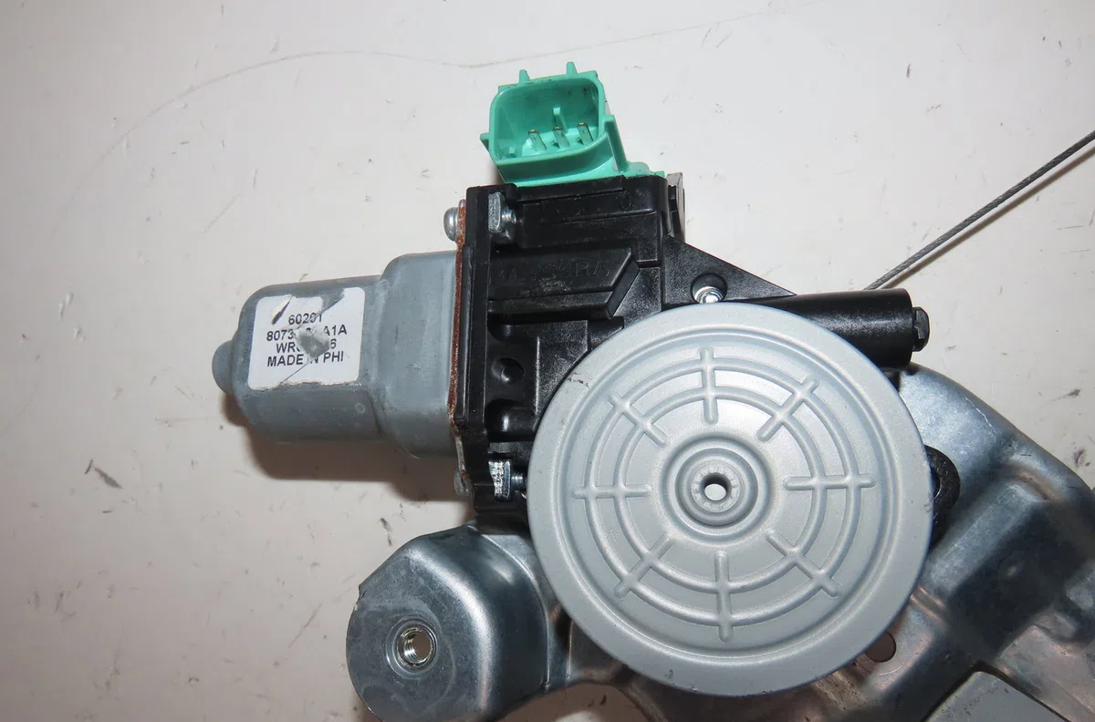 Mecanismemoteur leve-glace avg Nissan LEAF (ZE0) Electric (2010) occasion