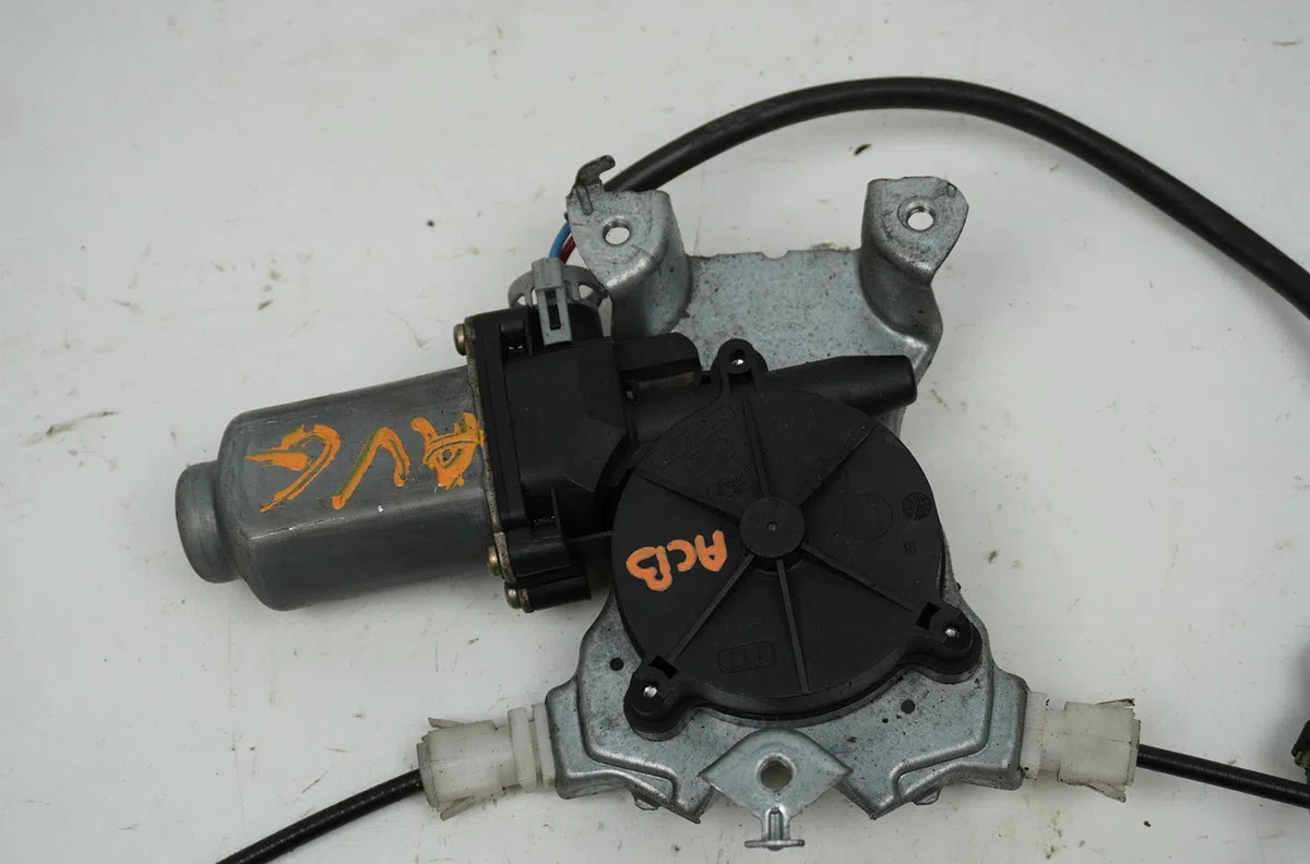 Mecanismemoteur leve-glace avg Nissan PRIMERA Hatchback (P11) 2.0 td (1996-2002) occasion
