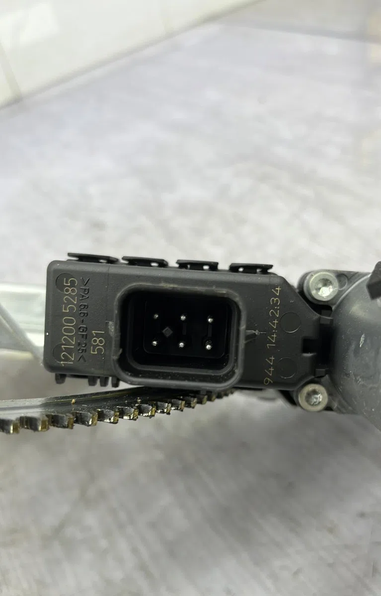 Mecanismemoteur leve-glace avg OPEL ASTRA H PHASE 1 BREAK occasion