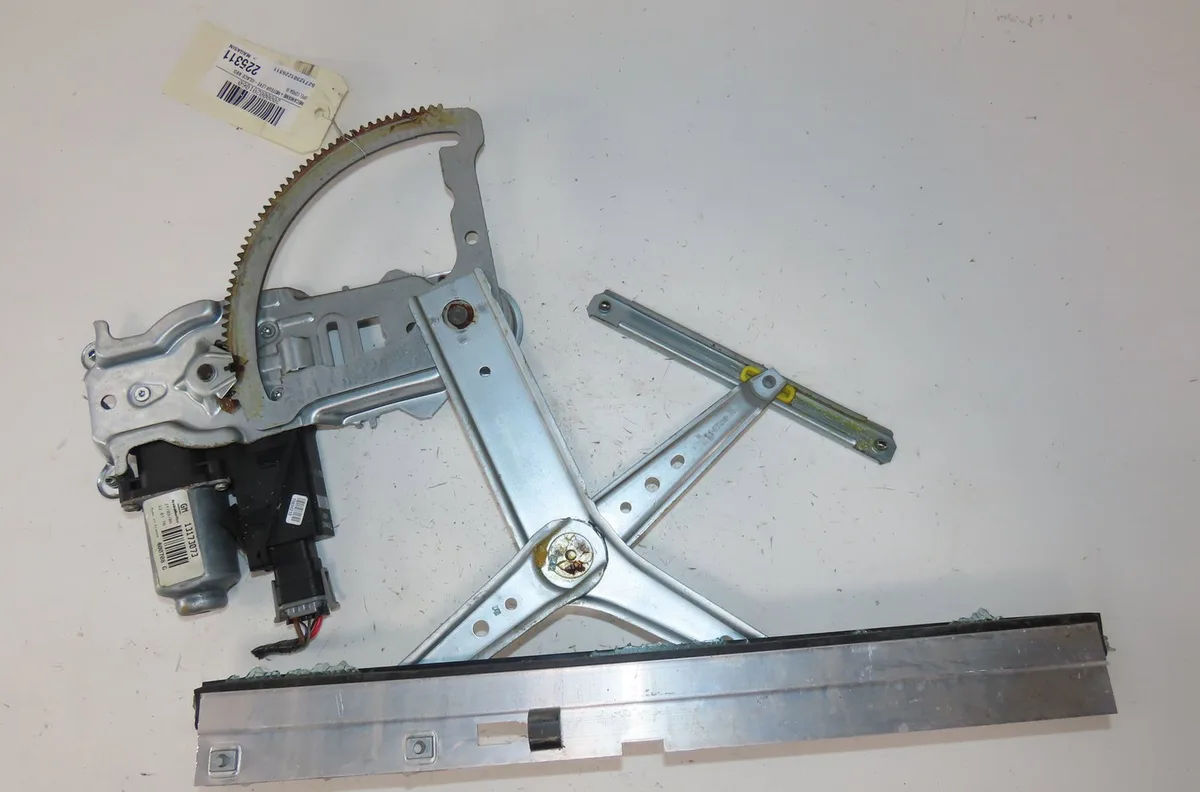 Mecanismemoteur leve-glace avg Opel CORSA C (X01) 1.2 twinport (f08, f68) (2004-2009) occasion