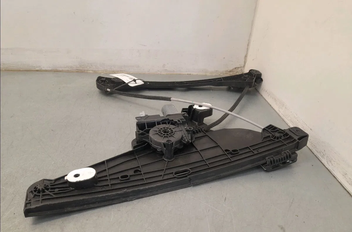 Mecanismemoteur leve-glace avg Opel CORSA F 1.2 (68) (2019) occasion