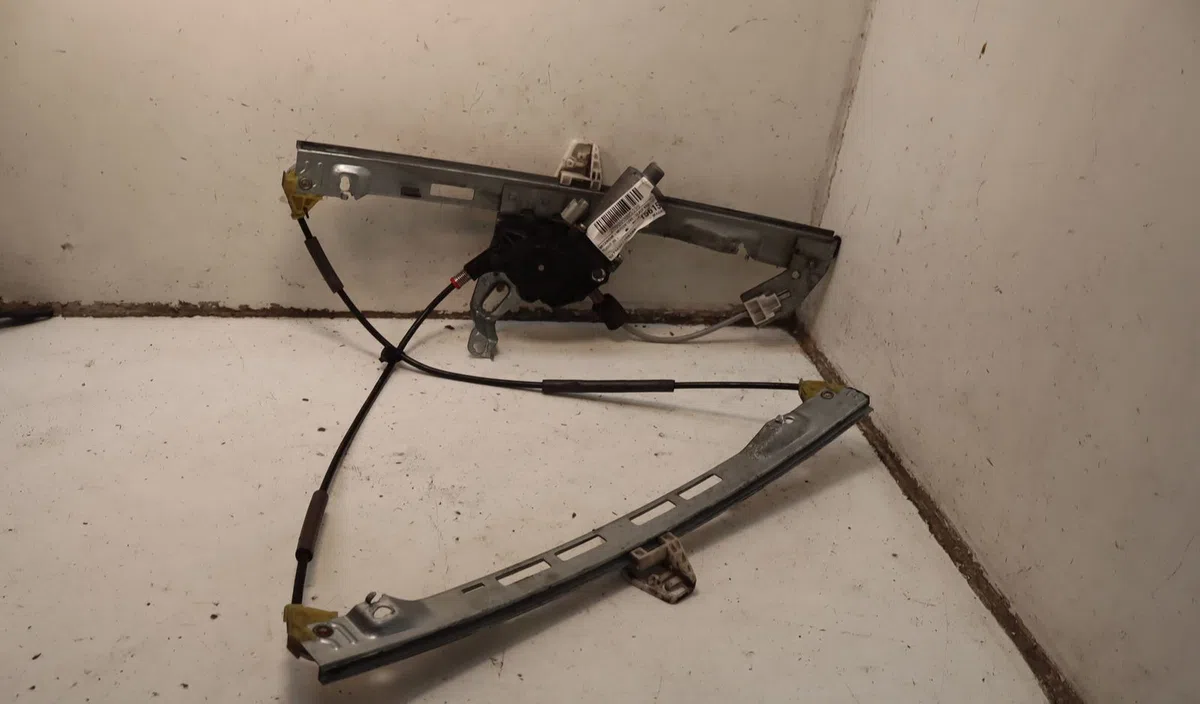 Mecanismemoteur leve-glace avg Peugeot 206 (2L_, 2M_) 1.4 hdi eco 70 (2009-2013) 5 portes occasion