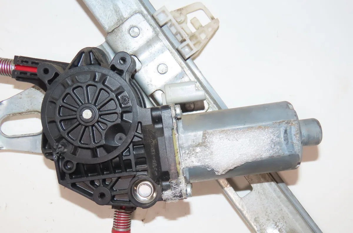 Mecanismemoteur leve-glace avg Peugeot 206 (2L_, 2M_) 1.4 i (2lkfwa, 2mkfwa) (2009-2013) 3 portes occasion