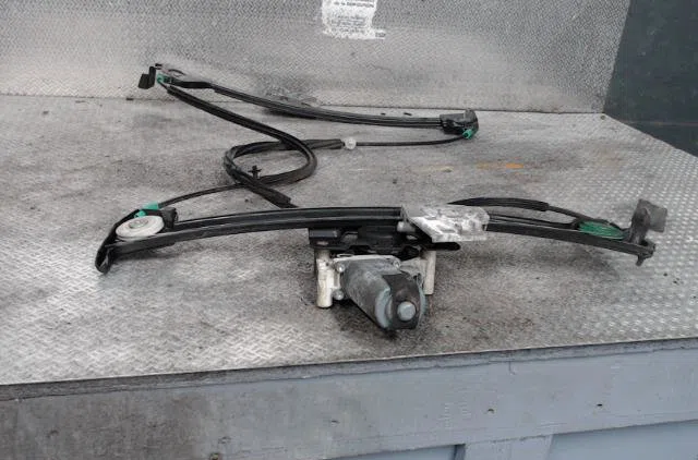 Mecanismemoteur leve-glace avg Peugeot 206 CC (2D) 1.6 hdi 110 (2005-2007) occasion