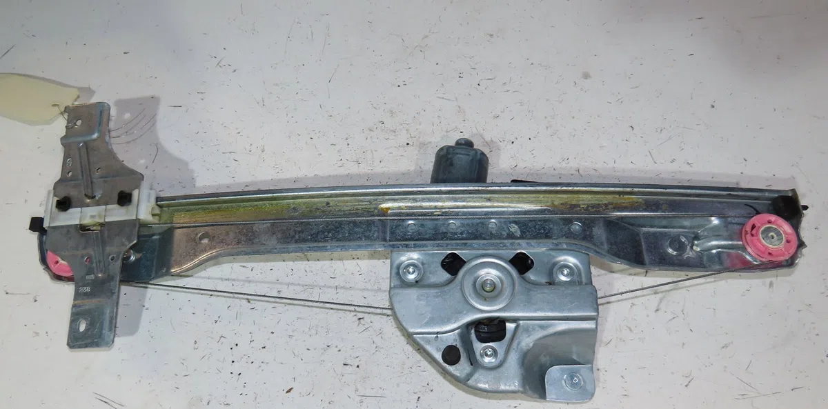 Mecanismemoteur leve-glace avg Peugeot 208 I (CA_, CC_) 1.2 puretech 82 (2018) occasion