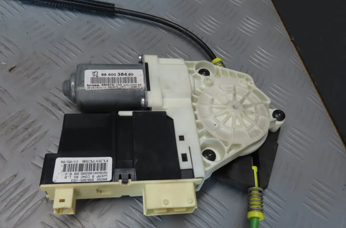 Mecanismemoteur leve-glace avg Peugeot 307 (3A-C) 1.6 hdi 110 (2004-2009) 5 portes occasion