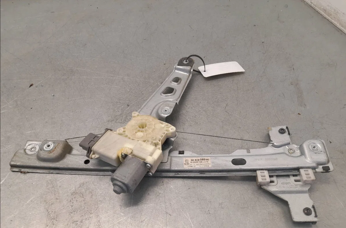 Mecanismemoteur leve-glace avg Peugeot 5008 (0U_, 0E_) 1.6 hdi (2010-2017) 5 portes occasion