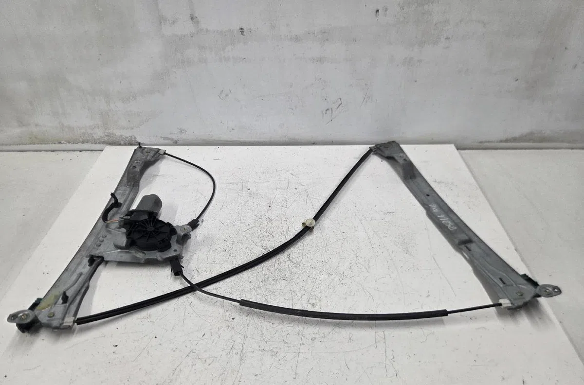 Mecanismemoteur leve-glace avg RENAULT CLIO 3 PHASE 1 occasion