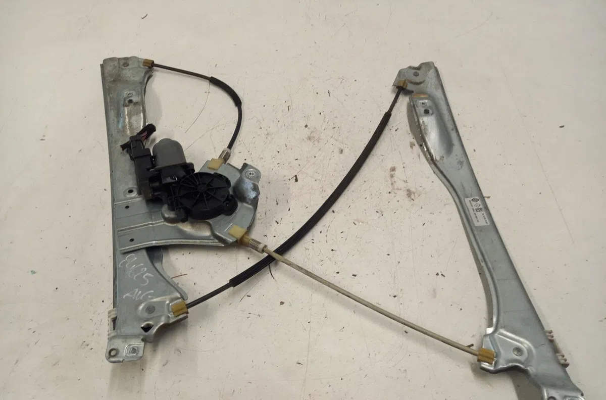 Mecanismemoteur leve-glace avg RENAULT CLIO 3 PHASE 1 occasion