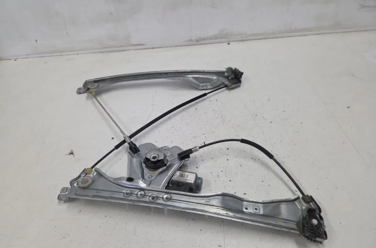 Mecanismemoteur leve-glace avg RENAULT CLIO 3 PHASE 2 BREAK occasion