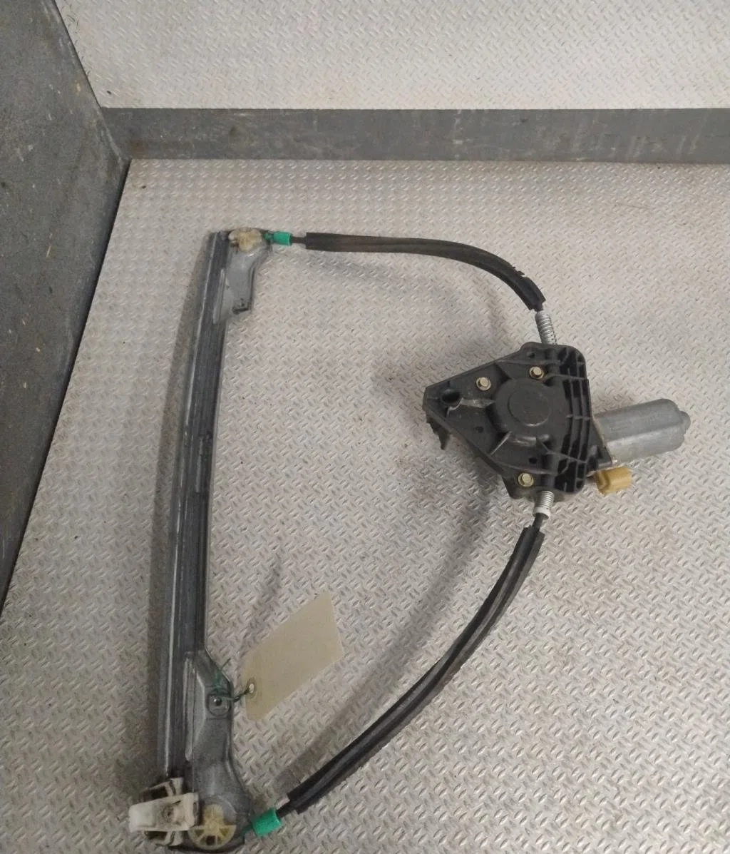 Mecanismemoteur leve-glace avg Renault CLIO II (BB_, CB_) 1.4 (b-cb0c, b-cb0s) (1998-2005) occasion
