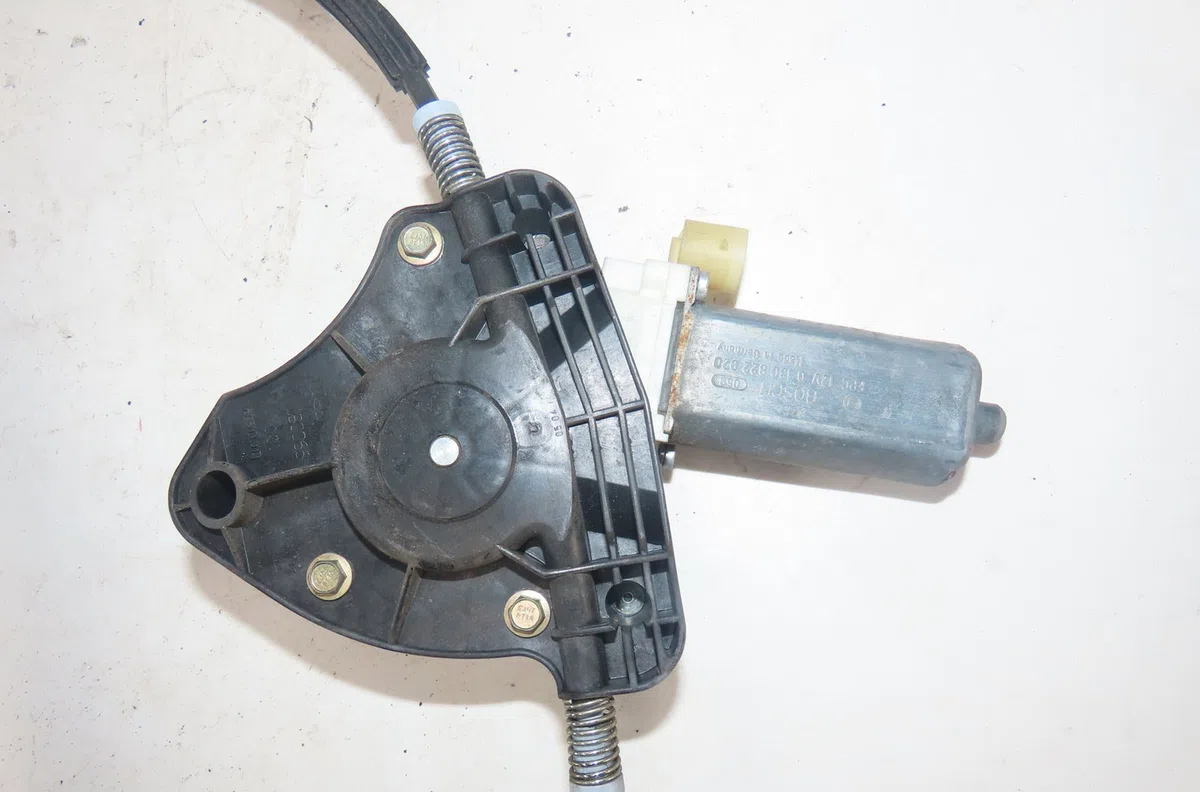 Mecanismemoteur leve-glace avg Renault CLIO II (BB_, CB_) 1.5 dci (b-cb07) (2001-2009) 3 portes occasion