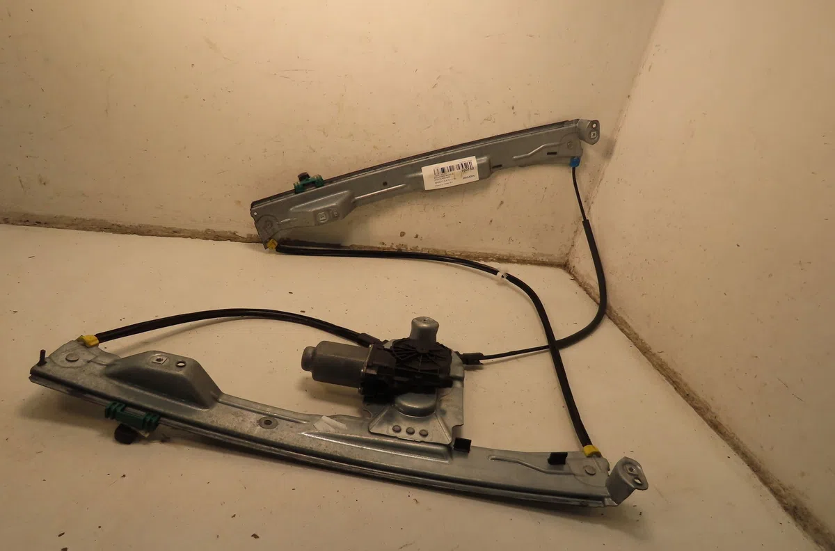 Mecanismemoteur leve-glace avg Renault CLIO III (BR0-1, CR0-1) 1.2 16v (br02, br0j, br11, cr02, cr0j, cr11) (2005-2014)