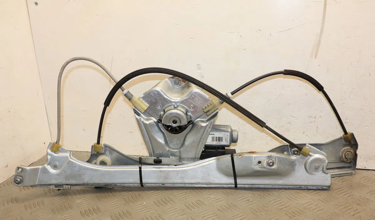 Mecanismemoteur leve-glace avg Renault CLIO III (BR0-1, CR0-1) 1.5 dci (2010-2014) 3 portes occasion