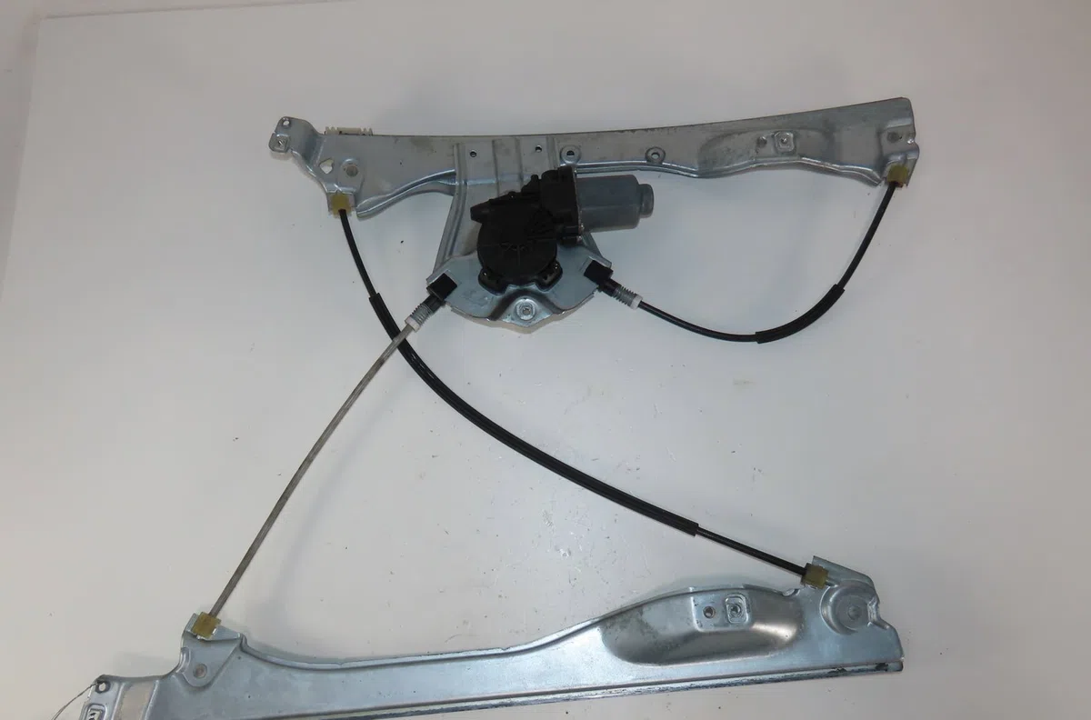 Mecanismemoteur leve-glace avg Renault CLIO III (BR0-1, CR0-1) 1.5 dci (2010-2014) 5 portes occasion