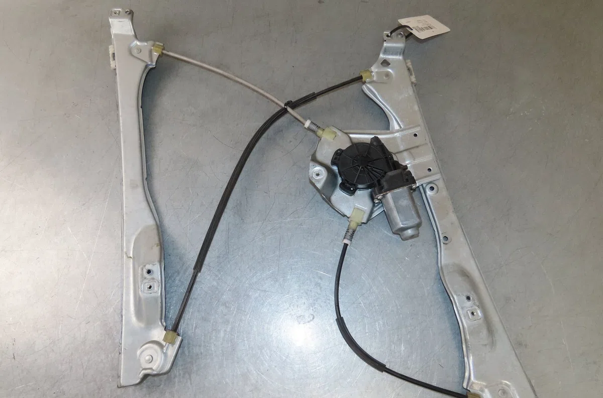 Mecanismemoteur leve-glace avg Renault CLIO III (BR0-1, CR0-1) 1.5 dci (br17, cr17) (2005-2012) 5 portes occasion