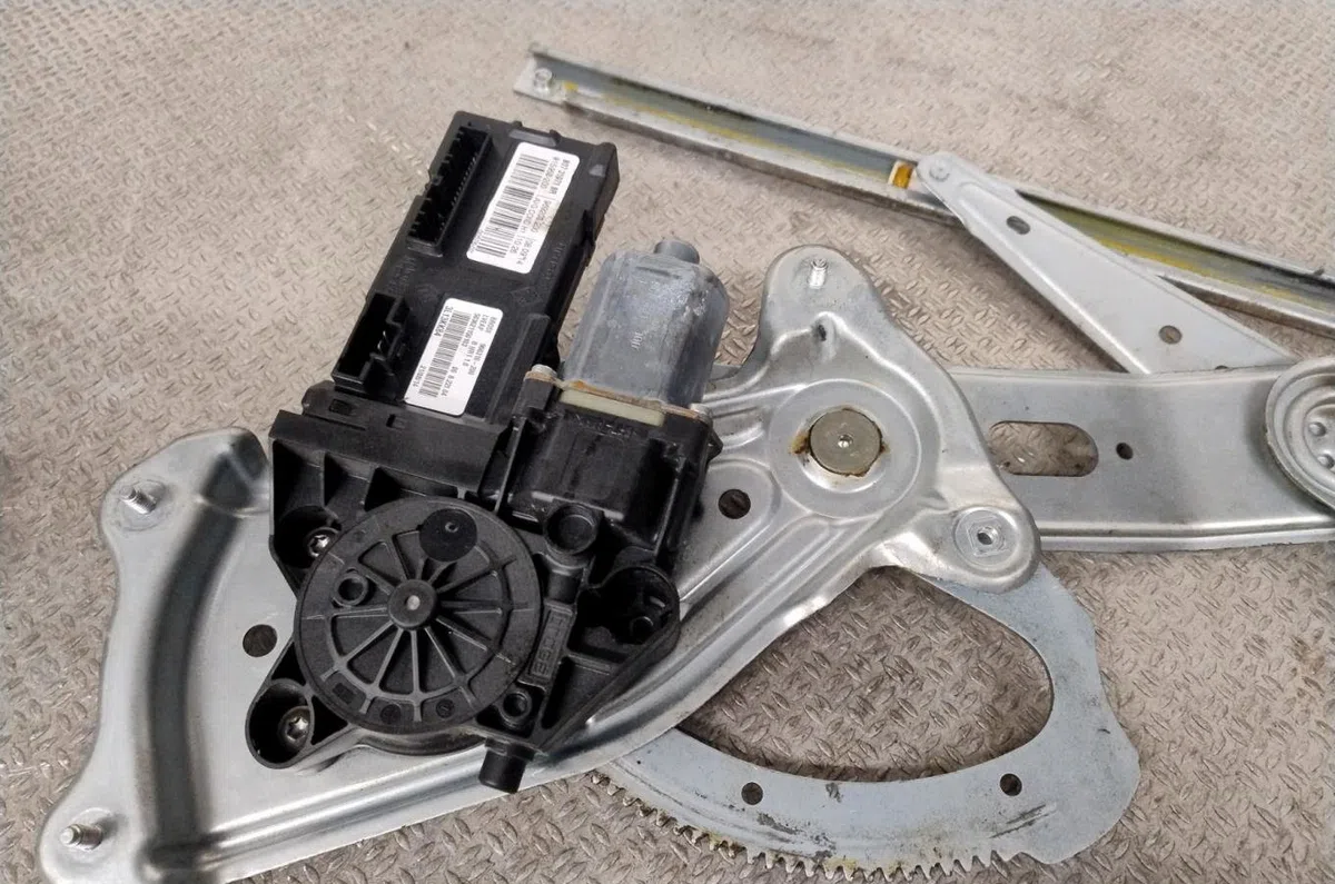 Mecanismemoteur leve-glace avg Renault GRAND SCÉNIC III (JZ0-1_) 1.6 dci (jz00, jz12) (2011) 5 portes occasion