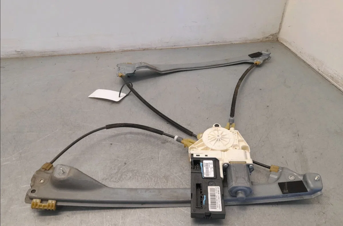 Mecanismemoteur leve-glace avg Renault LAGUNA III (BT0-1) 2.0 dci (bt01, bt08, bt09, bt0e, bt0k, bt12, bt1c, bt1d,... (2