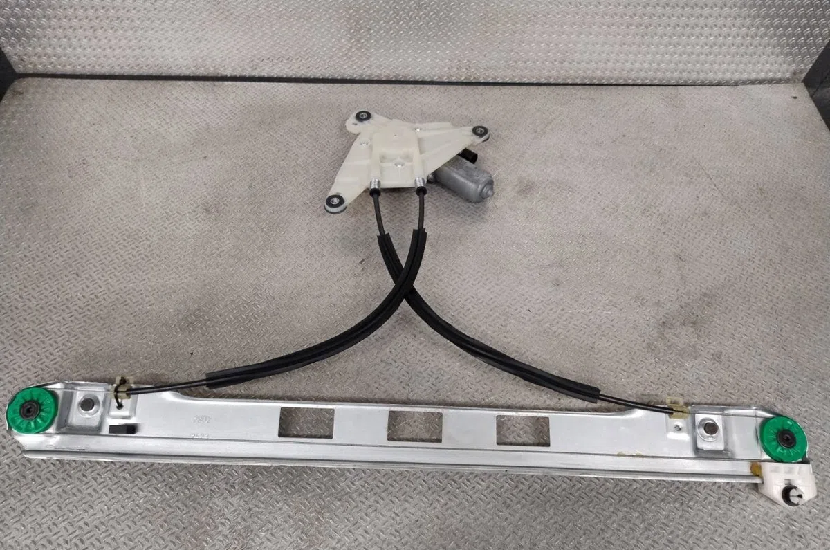 Mecanismemoteur leve-glace avg Renault MASTER III Camion plate-forme-Châssis (EV, HV, UV) 2.3 dci 145 fwd (ev0e, ev0f, h