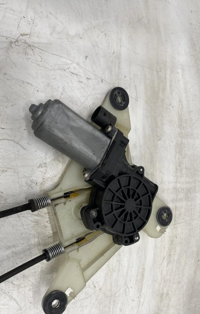 Mecanismemoteur leve-glace avg Renault MASTER III Camionnette (FV) 2.3 dci 100 fwd (fv0a, fv0b, fv0g, fv0k, fv0h) (2010)