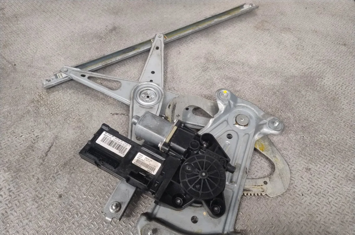 Mecanismemoteur leve-glace avg RENAULT MEGANE 3 MEGANE 3 PHASE 1 BREAK occasion