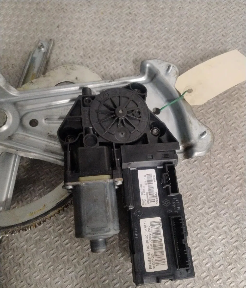 Mecanismemoteur leve-glace avg Renault MEGANE III 3-5 portes (BZ0-1_, B3_) 1.9 dci (bz0n, bz0j) (2008) occasion