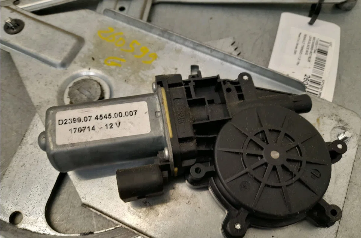 Mecanismemoteur leve-glace avg Renault TWINGO I (C06_) 1.2 16v (c06c, c06d, c06k) (2001-2007) 3 portes occasion